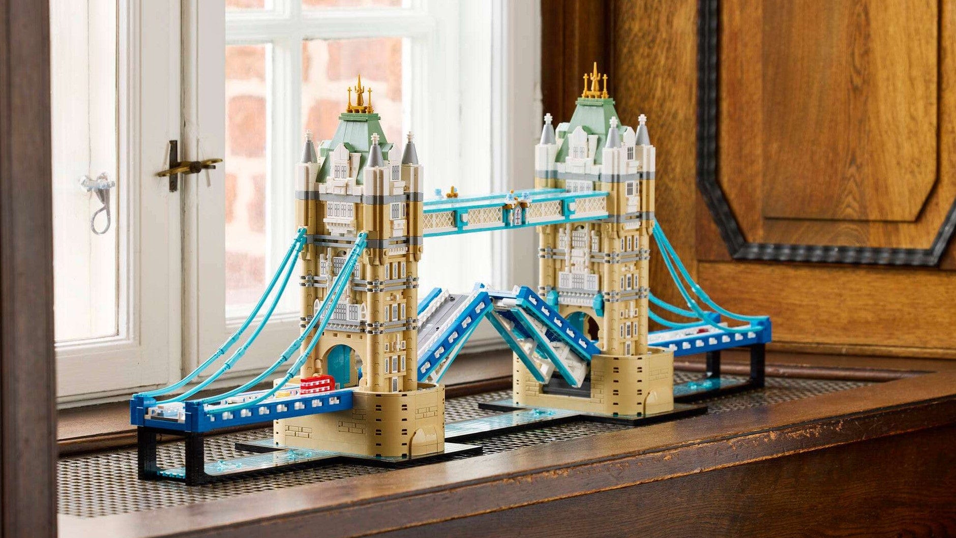 LEGO Architecture Tower Bridge Set Available for Preorder
