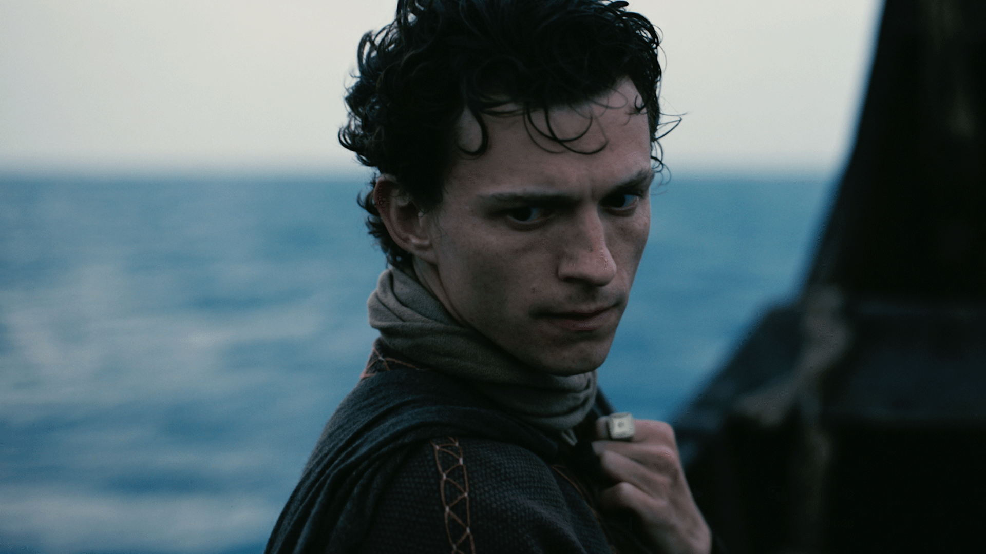 Christopher Nolan Discusses Use of Contemporary Dialogue in The